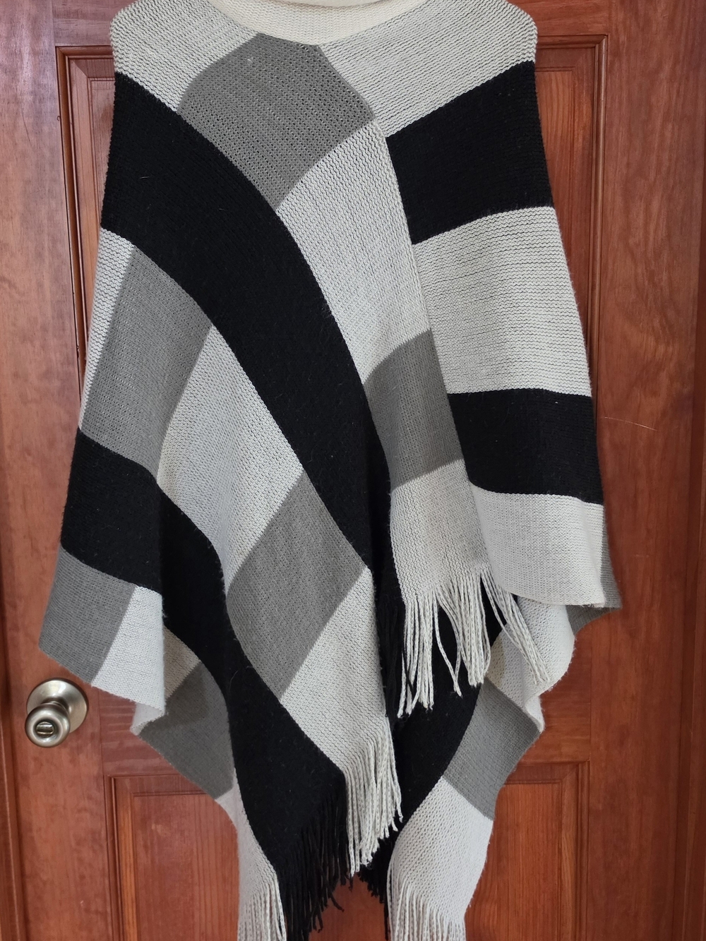 LOFT Outlet Women's Striped Knit Fringe Shawl/Wrap Acrylic Black Gray White
